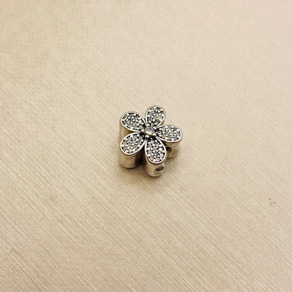 EUC Pandora 791480CZ Sterling Silver Dazzling Daisy Charm w/ Clear Zirconia - Picture 7 of 9